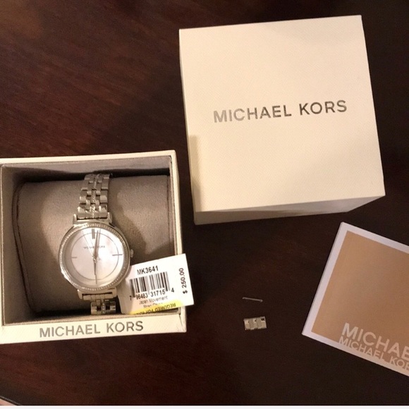 Michael Kors Watch - Picture 3 of 3